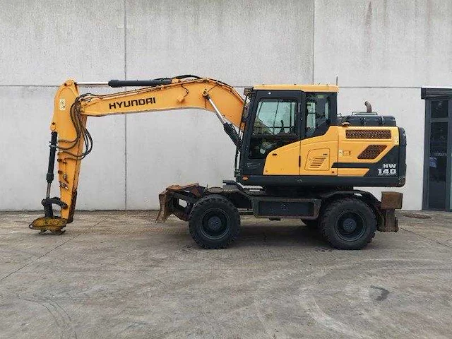 Hyundai - 2017 - hw140 - banden graafmachine - afbeelding 12 van  51