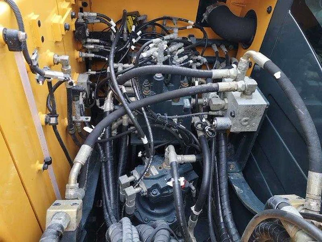 Hyundai - 2017 - hw140 - banden graafmachine - afbeelding 30 van  51