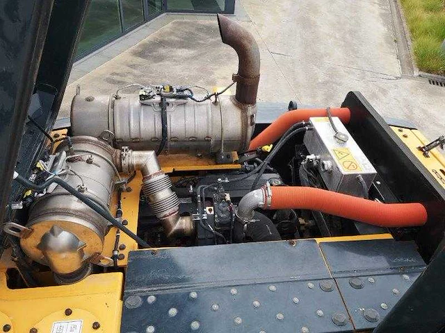 Hyundai - 2017 - hw140 - banden graafmachine - afbeelding 32 van  51