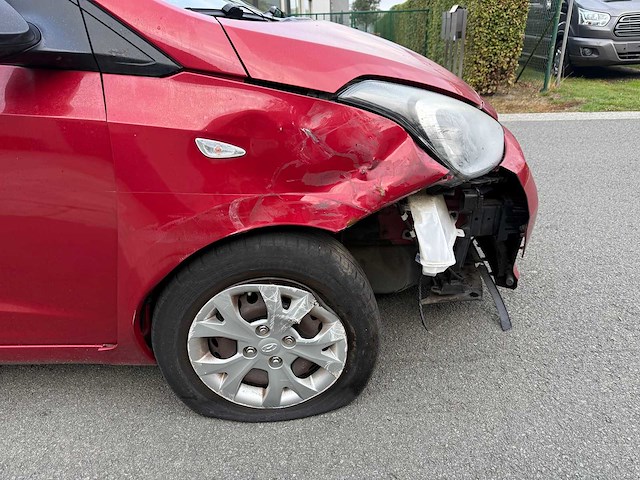 Hyundai - 2017 - i10 - i10 - personenauto - afbeelding 2 van  30