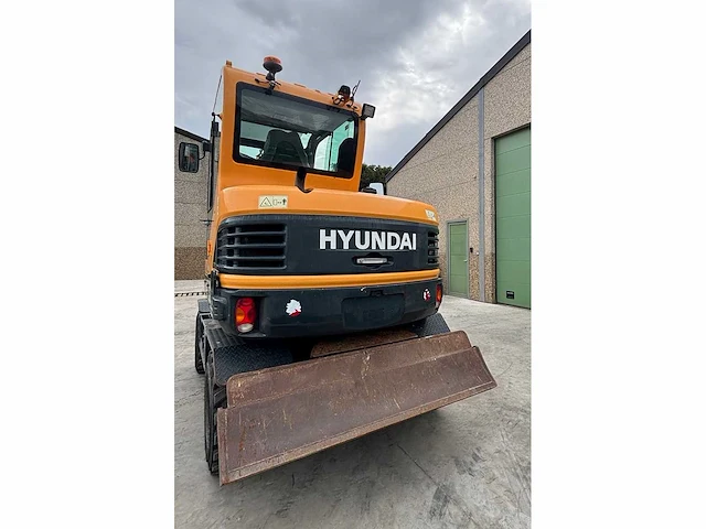 Hyundai - 2017 - r55w-9a - banden graafmachine - afbeelding 12 van  35