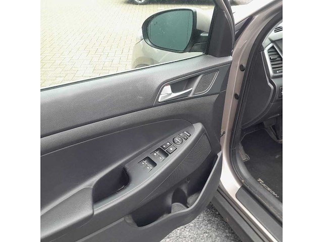 Hyundai - 2017 - tucson - personenauto - afbeelding 24 van  28