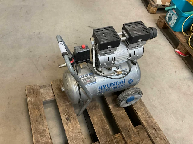 Hyundai 55752fh luchtcompressor - afbeelding 1 van  5