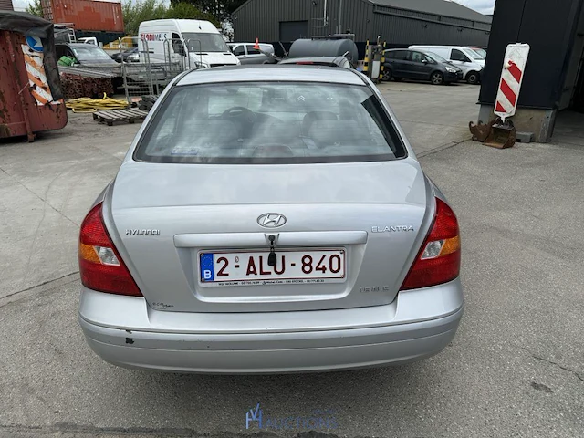 Hyundai elantra - 2002 - afbeelding 9 van  13