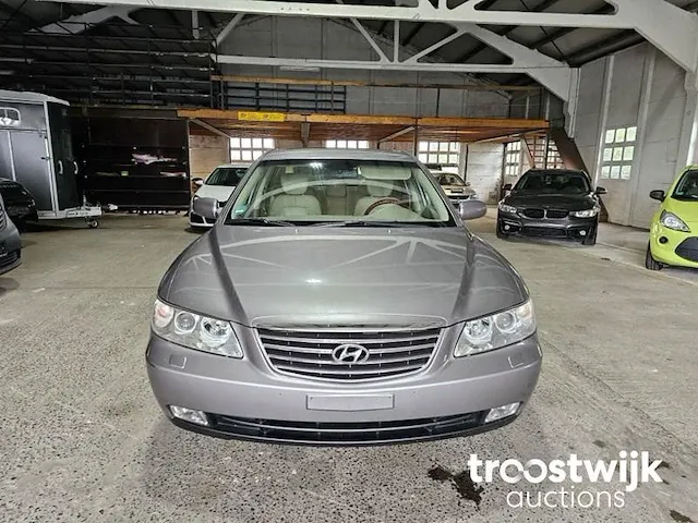 Hyundai grandeur azera - afbeelding 12 van  38