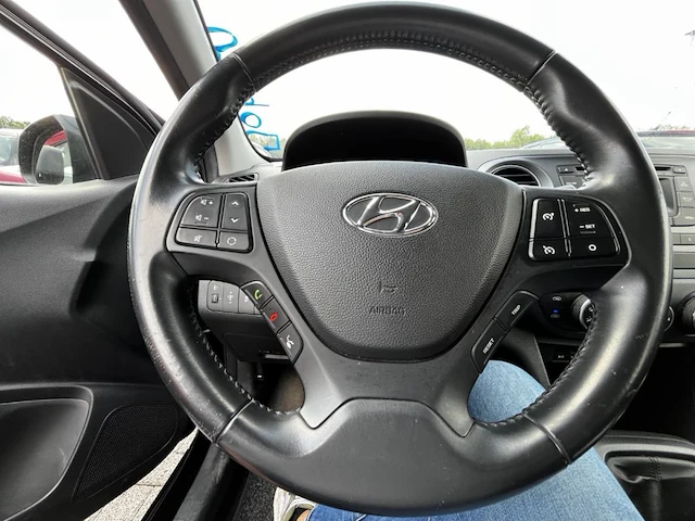 Hyundai i10 1.0i blackline 66, 2016 - afbeelding 3 van  28