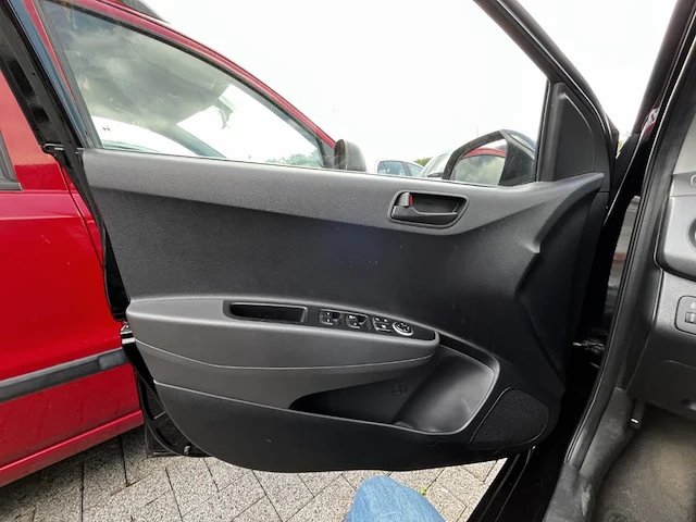 Hyundai i10 1.0i blackline 66, 2016 - afbeelding 5 van  28