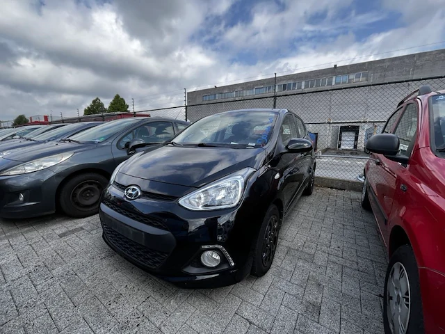 Hyundai i10 1.0i blackline 66, 2016 - afbeelding 1 van  28