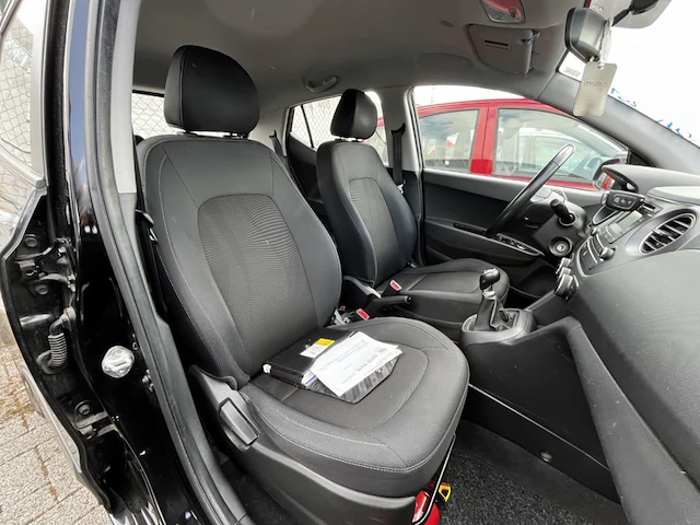 Hyundai i10 1.0i blackline 66, 2016 - afbeelding 15 van  28