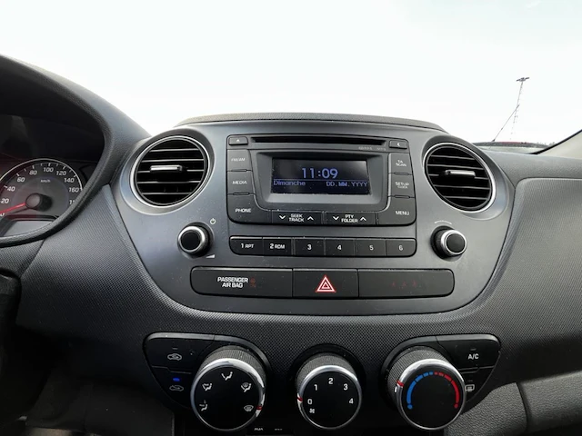 Hyundai i10 1.0i blackline 66, 2016 - afbeelding 27 van  28