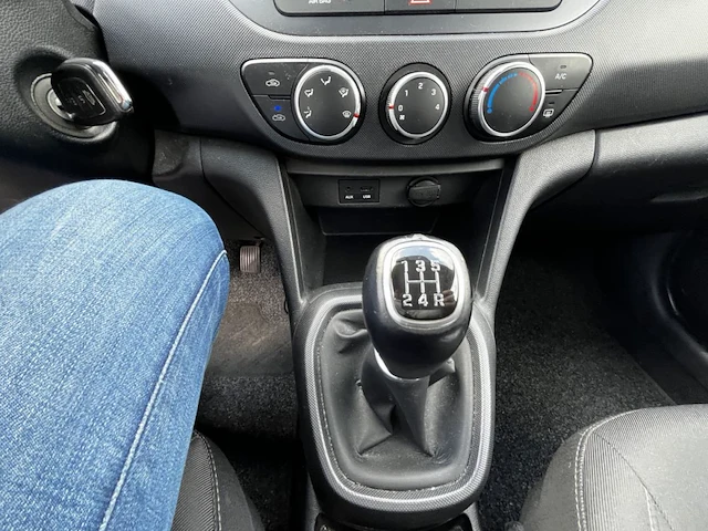 Hyundai i10 1.0i blackline 66, 2016 - afbeelding 28 van  28
