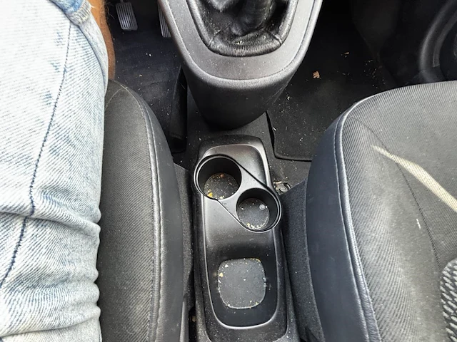 Hyundai i10 1.0i comfort bluedrive 69,2011 - afbeelding 2 van  27