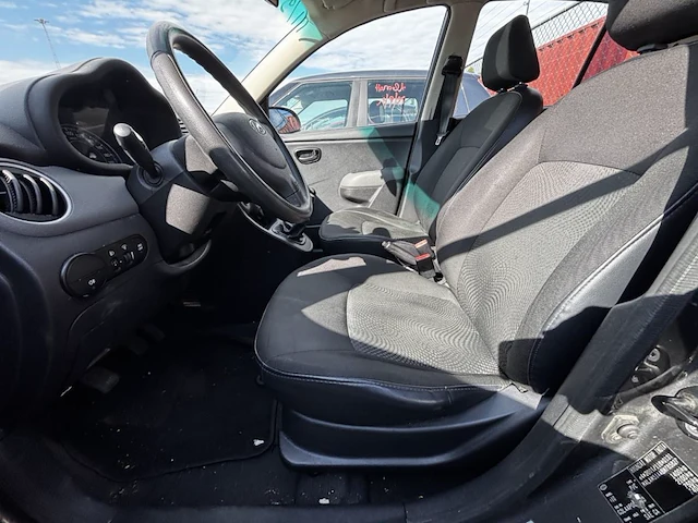 Hyundai i10 1.0i comfort bluedrive 69,2011 - afbeelding 7 van  27