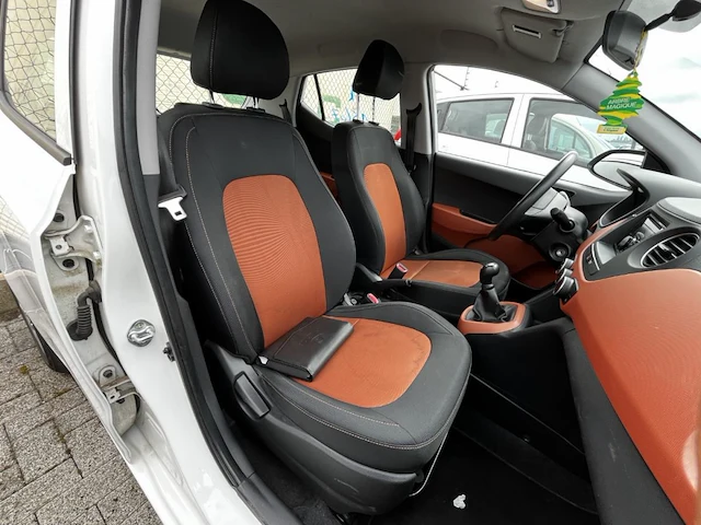 Hyundai i10 1.0i fun 66, 2015 - afbeelding 15 van  28