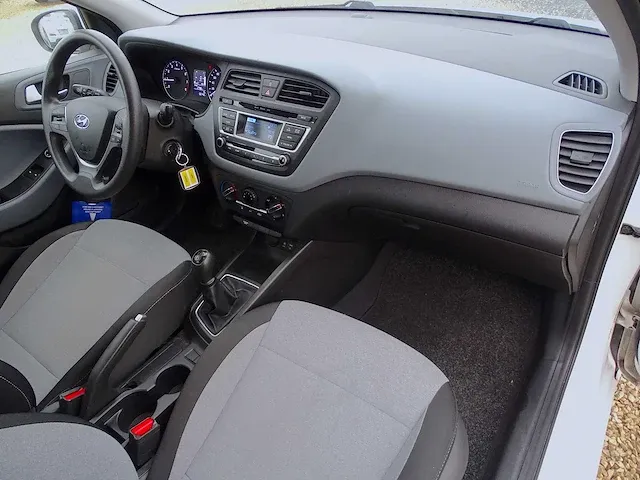 Hyundai i20 1.2 - afbeelding 2 van  35