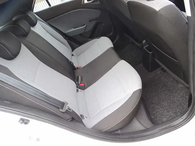 Hyundai i20 1.2 - afbeelding 7 van  35