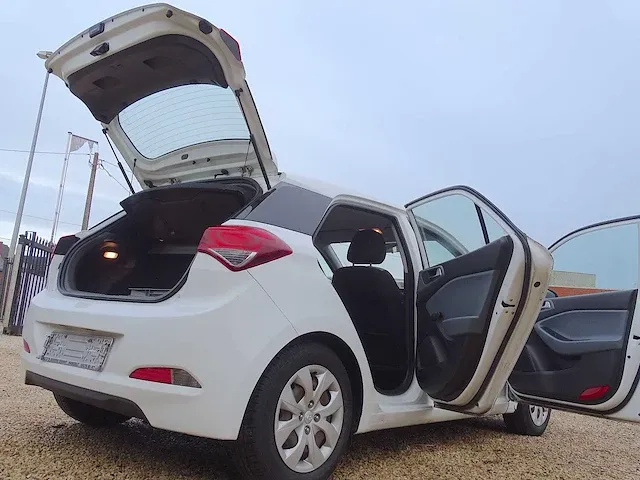 Hyundai i20 1.2 - afbeelding 9 van  35