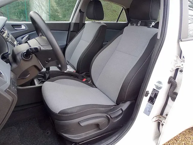Hyundai i20 1.2 - afbeelding 16 van  35