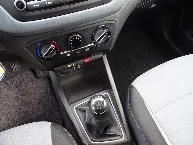 Hyundai i20 1.2 - afbeelding 18 van  35
