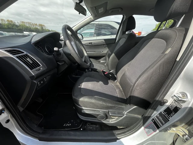 Hyundai i20 1.2i comfort 85, 2013 - afbeelding 8 van  33