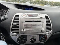 Hyundai i20 1.4 crdi comfort bluedrive fap,2011 - afbeelding 2 van  32