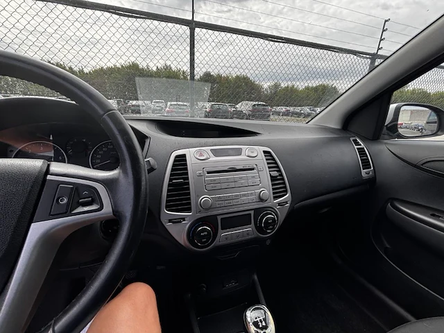 Hyundai i20 1.4 crdi comfort 'fleet me up' 75,2010 - afbeelding 2 van  26