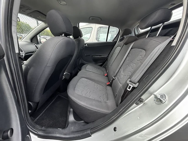 Hyundai i20 1.4 crdi comfort 'fleet me up' 75,2010 - afbeelding 8 van  26
