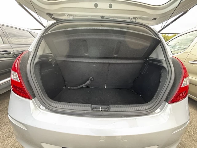 Hyundai i20 1.4 crdi comfort 'fleet me up' 75,2010 - afbeelding 10 van  26