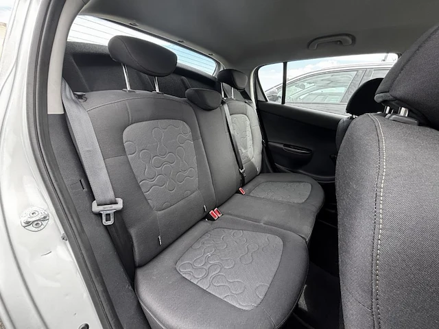 Hyundai i20 1.4 crdi comfort 'fleet me up' 75,2010 - afbeelding 11 van  26
