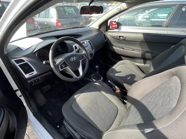 Hyundai i20, 2011 - afbeelding 7 van  17