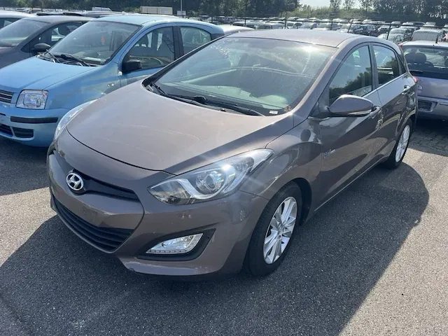 Hyundai i30 1.6 crdi blue drive isg 110, 2012 - afbeelding 1 van  21
