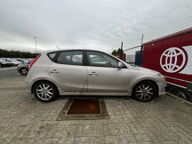 Hyundai i30 1.6 crdi u2 blue i-catcher isg 103gr,2011 - afbeelding 23 van  35