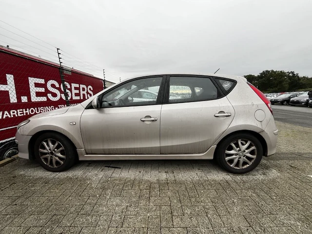 Hyundai i30 1.6 crdi u2 blue i-catcher isg 103gr,2011 - afbeelding 33 van  35