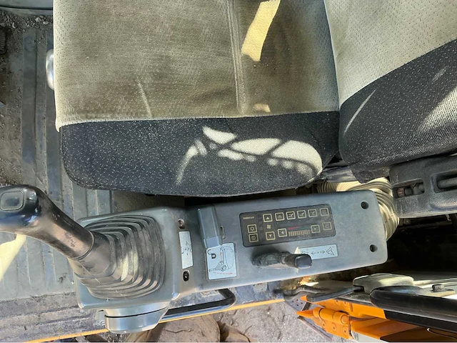 Hyundai robex140w-7 banden graafmachine - afbeelding 19 van  19