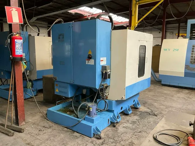 Hyundai spt-t30 cnc bewerkingscentrum - afbeelding 4 van  16