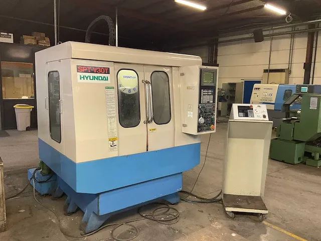 Hyundai spt-v30t cnc bewerkingscentrum - afbeelding 1 van  16