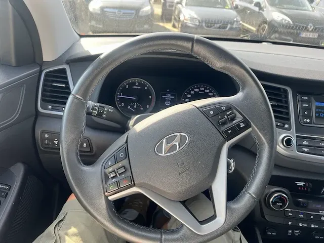 Hyundai tucson comfort crdi 115 2wd isg, 2017 - afbeelding 4 van  24