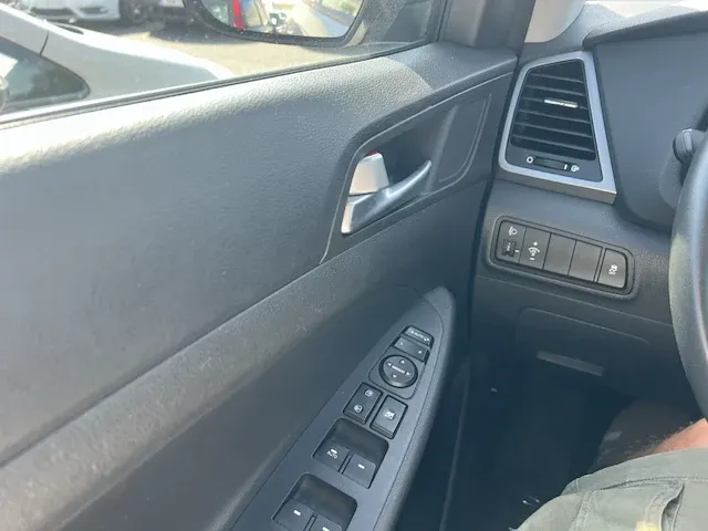 Hyundai tucson comfort crdi 115 2wd isg, 2017 - afbeelding 6 van  24