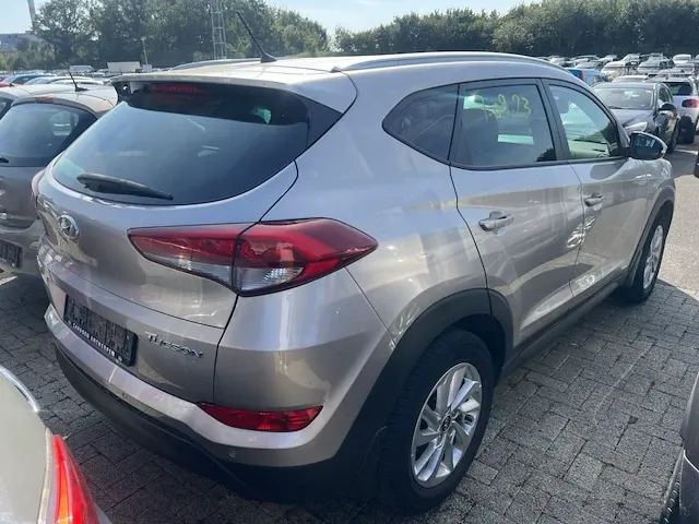 Hyundai tucson comfort crdi 115 2wd isg, 2017 - afbeelding 18 van  24