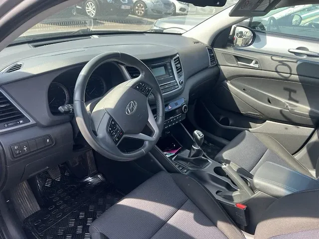 Hyundai tucson comfort crdi 115 2wd isg, 2017 - afbeelding 21 van  24