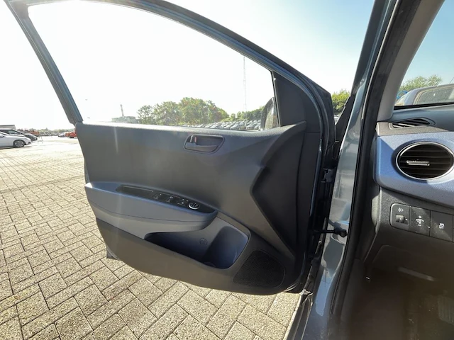 Hyundai,i10- 1.0i fun 66,2016 - afbeelding 7 van  25