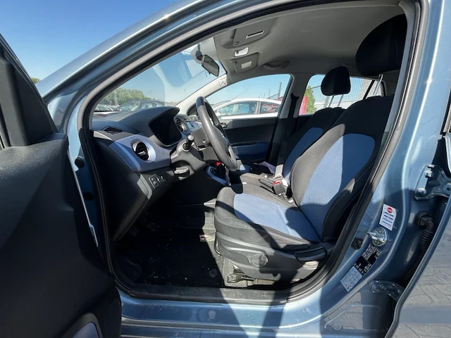 Hyundai,i10- 1.0i fun 66,2016 - afbeelding 8 van  25