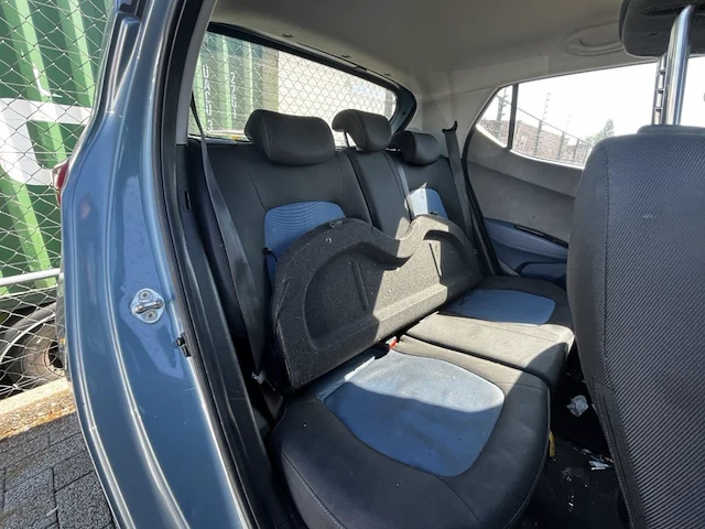 Hyundai,i10- 1.0i fun 66,2016 - afbeelding 13 van  25