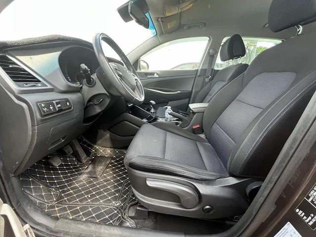 Hyundai,tucson 1.7 crdi 2wd business edition isg 115,2017 - afbeelding 6 van  28