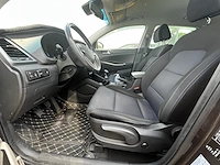 Hyundai,tucson 1.7 crdi 2wd business edition isg 115,2017 - afbeelding 6 van  28