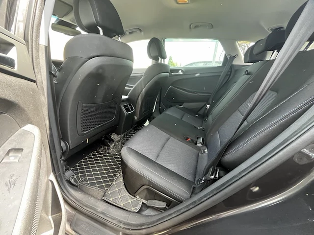 Hyundai,tucson 1.7 crdi 2wd business edition isg 115,2017 - afbeelding 8 van  28