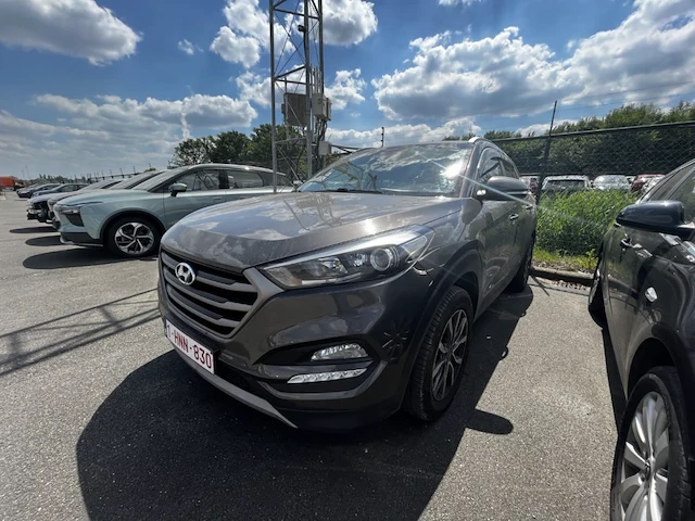 Hyundai,tucson 1.7 crdi 2wd business edition isg 115,2017 - afbeelding 1 van  28