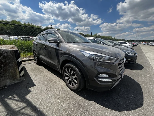 Hyundai,tucson 1.7 crdi 2wd business edition isg 115,2017 - afbeelding 22 van  28