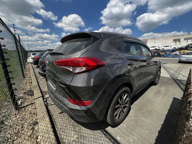 Hyundai,tucson 1.7 crdi 2wd business edition isg 115,2017 - afbeelding 23 van  28