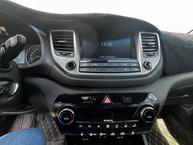Hyundai,tucson 1.7 crdi 2wd business edition isg 115,2017 - afbeelding 27 van  28